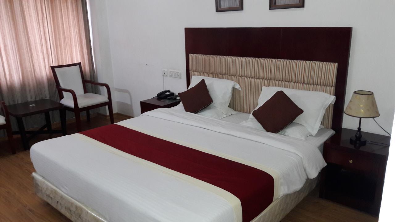 Aroma Residency Hotell Tinsukia Exteriör bild